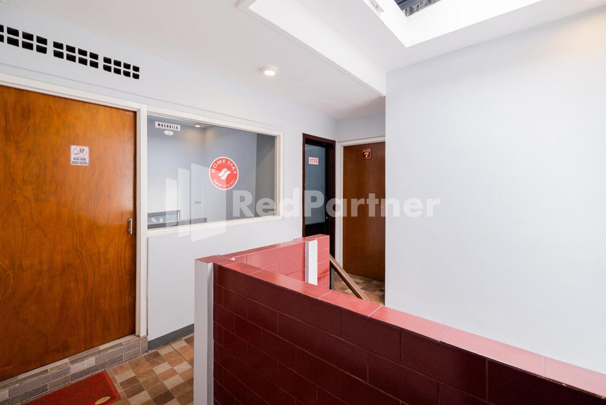 Swun Stay Inn At Sawahan Mitra Reddoorz Malang Exterior photo
