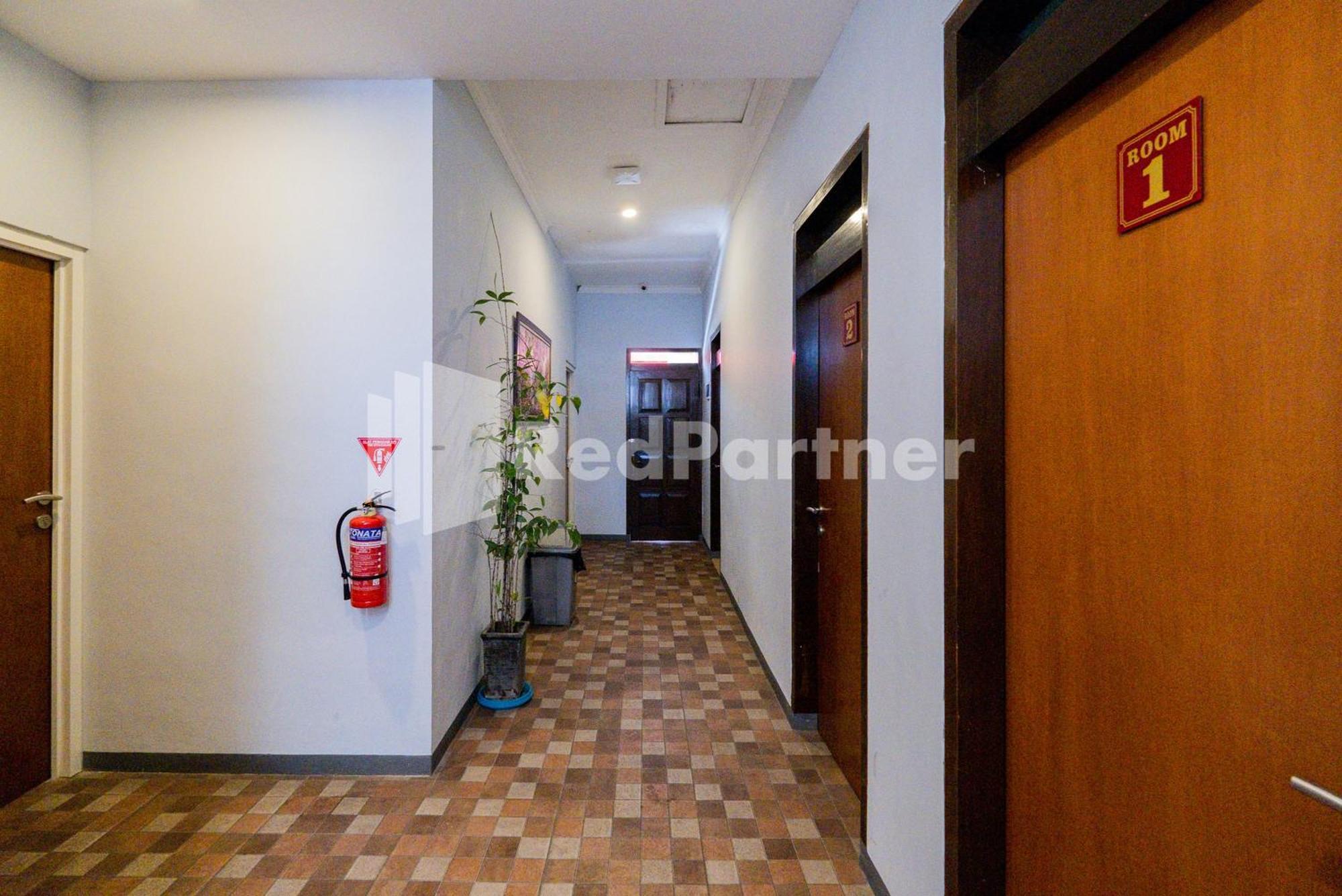 Swun Stay Inn At Sawahan Mitra Reddoorz Malang Exterior photo